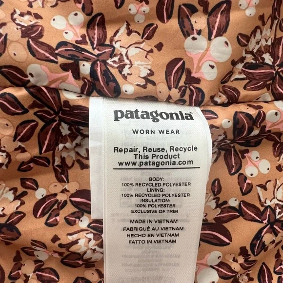 Patagonia Brown Puffer Barn Jacket with Quilted Design - Picture 6 of 7